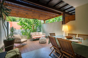 COTTAGE BAMBOU - Villa 4 personnes - 2 chambres - avec piscine privée et accès direct à la plage et à l'esplanade de Boucan Canot avec ses bars et restaurants